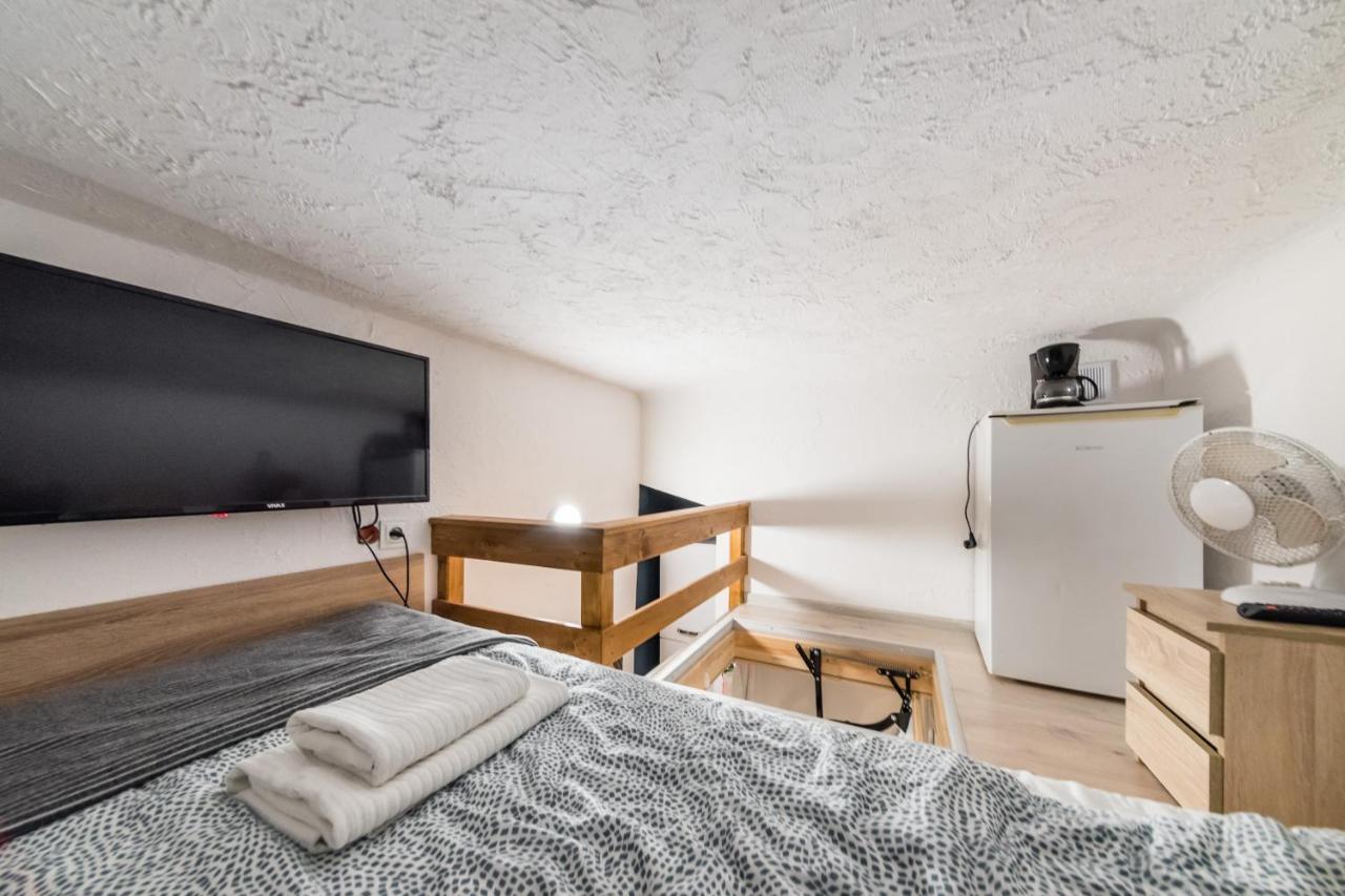 Micro Apartments 2,5 Qm - Najmniejsze Apartamenty Swiata 2,5 Mkw Krakow Exterior photo