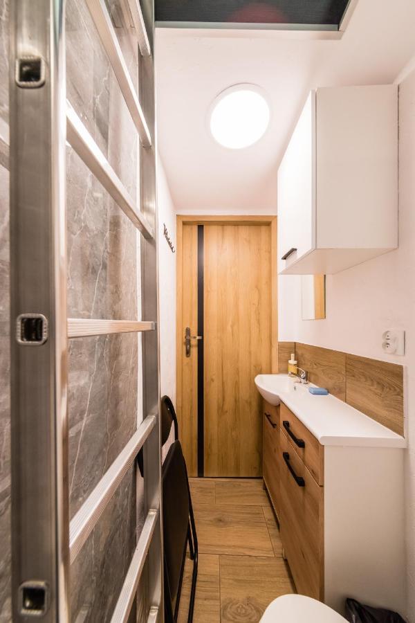 Micro Apartments 2,5 Qm - Najmniejsze Apartamenty Swiata 2,5 Mkw Krakow Exterior photo